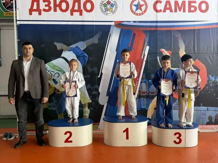 share-photo-6302479158