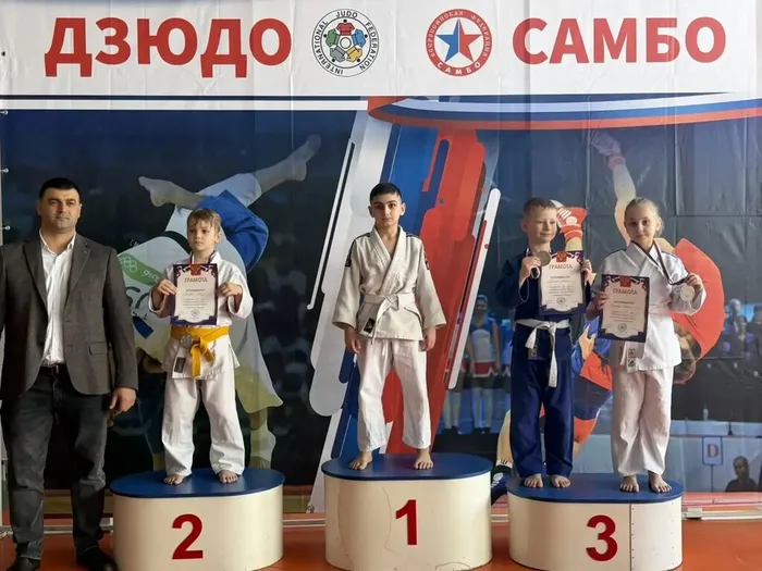 share-photo-6302475574